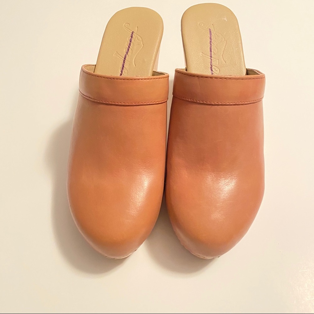 NWOT Free People Wooden Clog Size 36 Cognac color